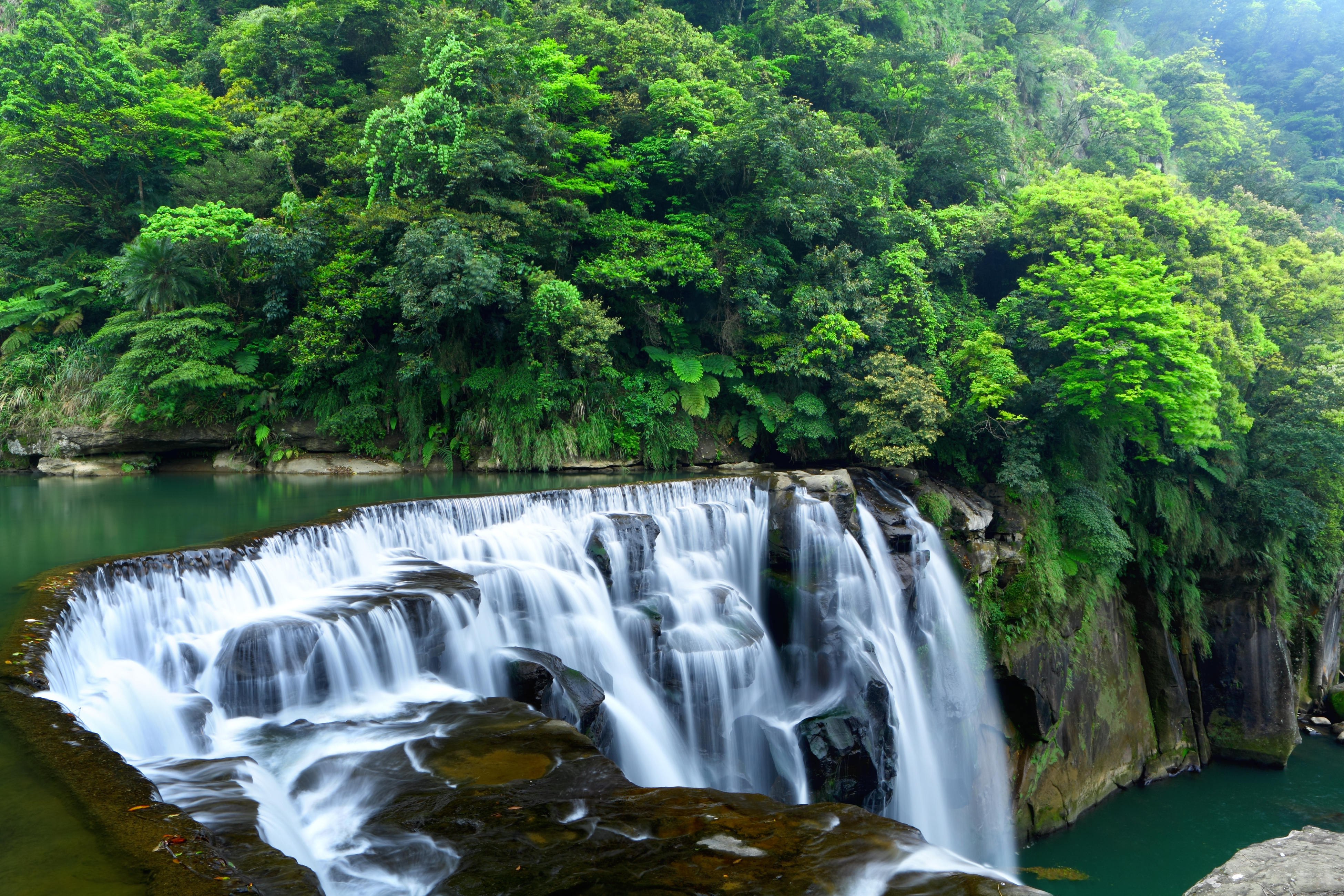 waterfall in taiwan